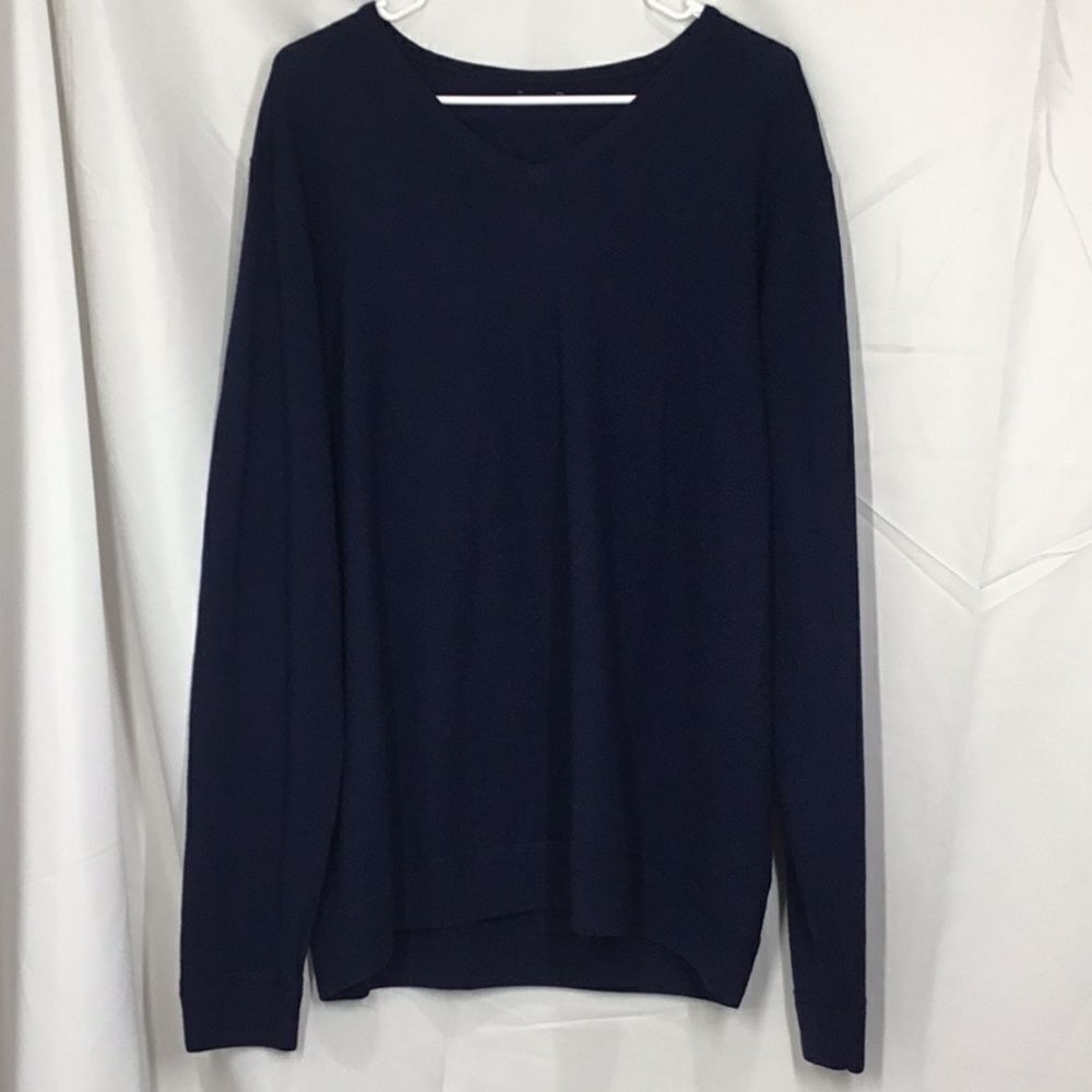 John W. Nordstrom Merino Wool V-Neck Sweater (F12) - Picture 2 of 7